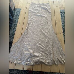 Lulus Sequin mermaid style maxi skirt Size M